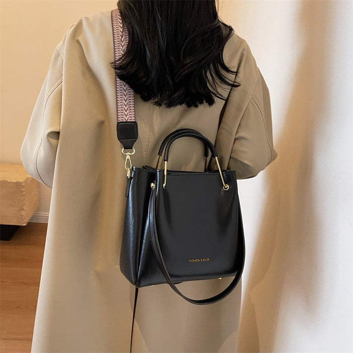 Autumn And Winter Women Fashion Retro Solid Color Handbag