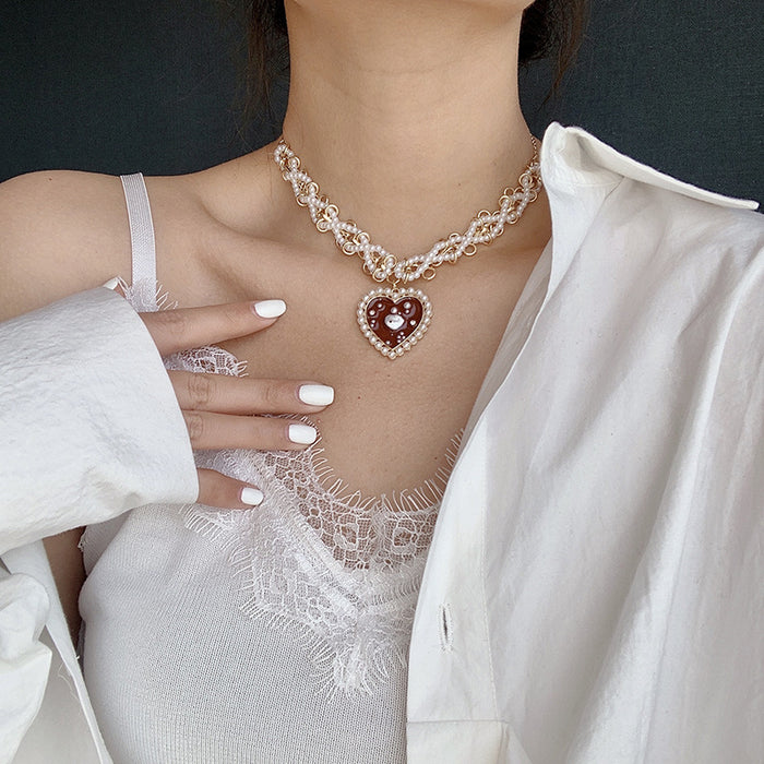 Heart-shaped clavicle chain