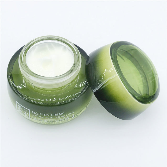 Moisturizing And Brightening Skin Sensitive