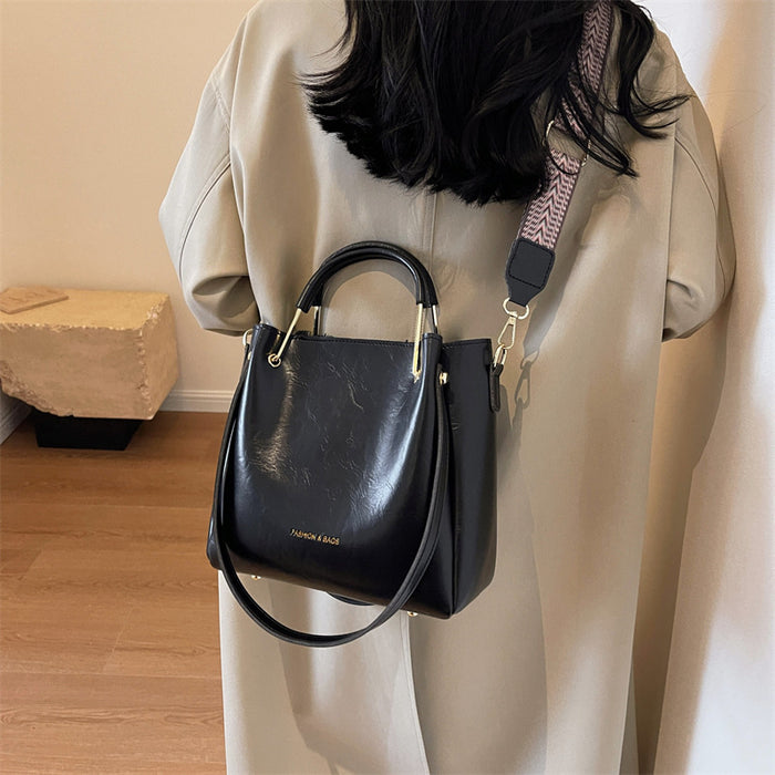 Autumn And Winter Women Fashion Retro Solid Color Handbag